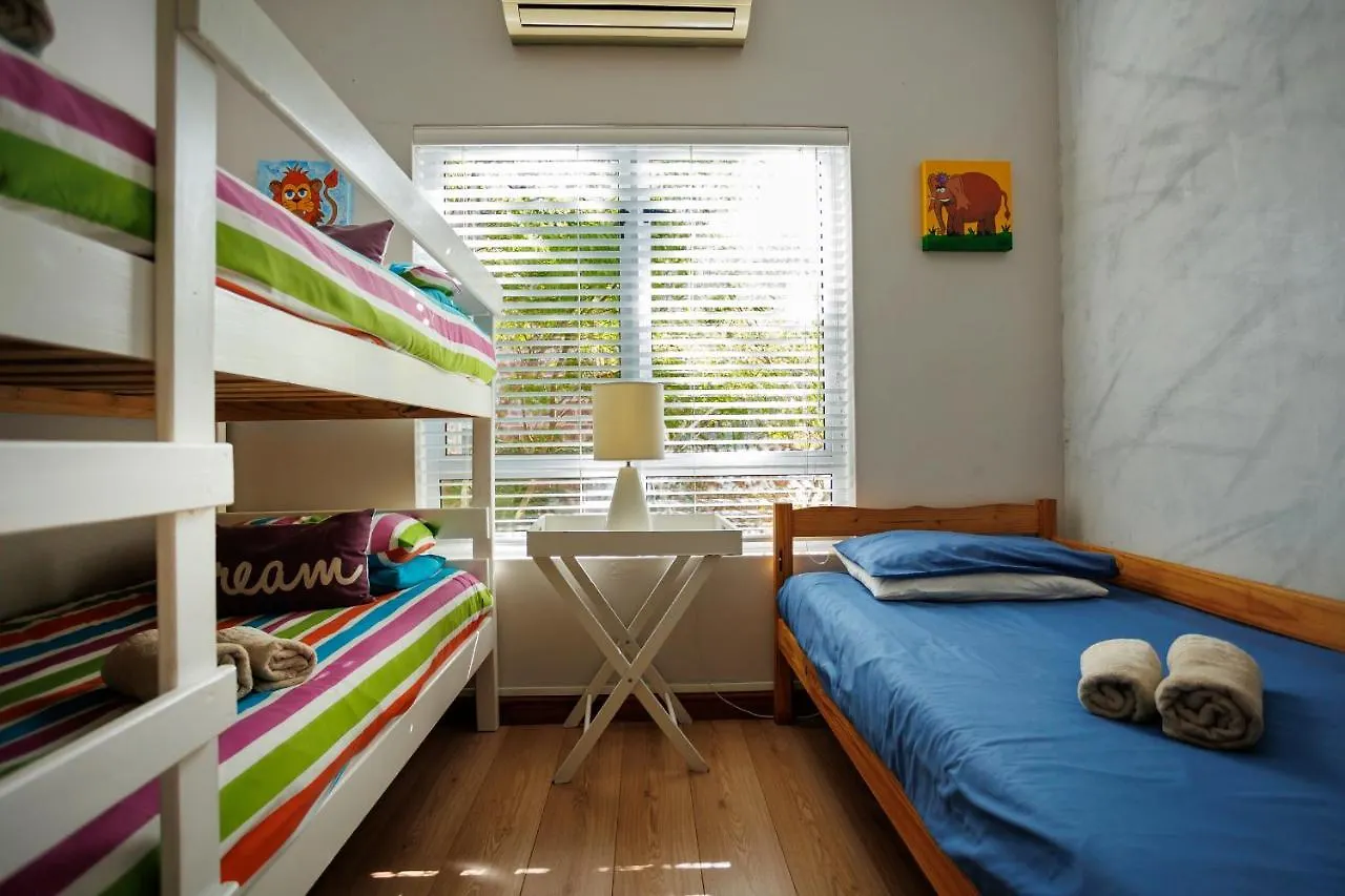 Modern Shabby Chic Apartment ダーバンヴィル
