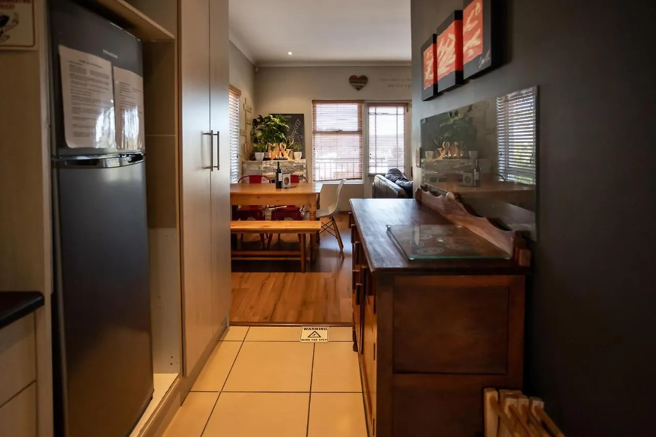 Modern Shabby Chic Apartment ダーバンヴィル